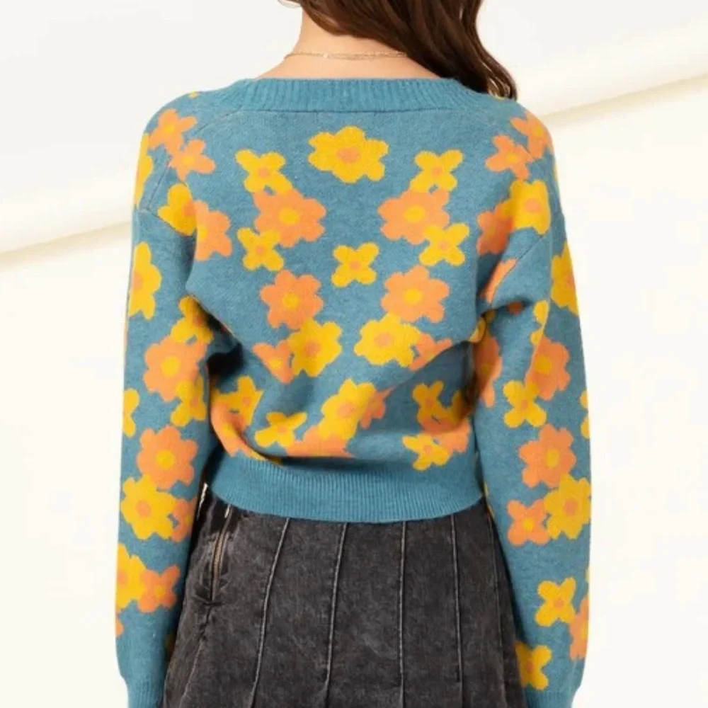 NEW Teal Daisy Cardigan - Picture 2 of 4